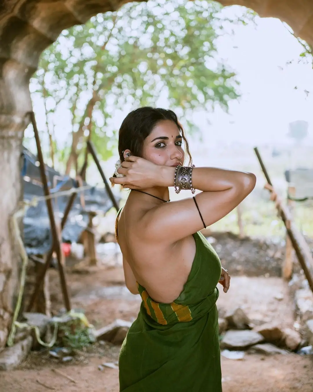 INDIAN ACTRESS RUHANI SHARMA IN GREEN SAREE SLEEVELESS BLOUSE